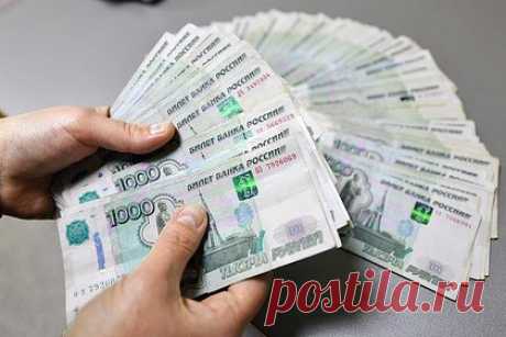 Российский пенсионер отдал мошенникам 2,5 миллиона рублей и заложил квартиру. В Омске электромонтер-пенсионер лишился 2,5 миллиона рублей из-за действий мошенников. С мужчиной якобы через его начальника связался лжесотрудник Центробанка. Омич взял два займа на 1,5 миллиона рублей и кредит под залог двухкомнатной квартиры. Возбуждено уголовное дело, злоумышленники разыскиваются.