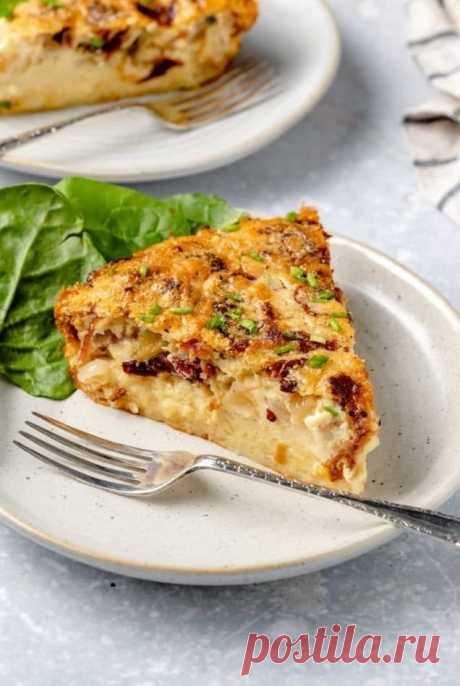 Заливной пирог с беконом и сыром Очень вкусный пирог и при этом простой в приготовлении. Он идеально подходит для любого времени суток. Для завтрака, обеда и даже ужина! Лучше всего он сочетается с зеленым салатом или свежими...