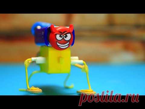 КАК СДЕЛАТЬ ЗАБАВНОГО РОБОТА.  HOW TO MAKE A FUNNY ROBOT.  DIY walking robot - YouTube