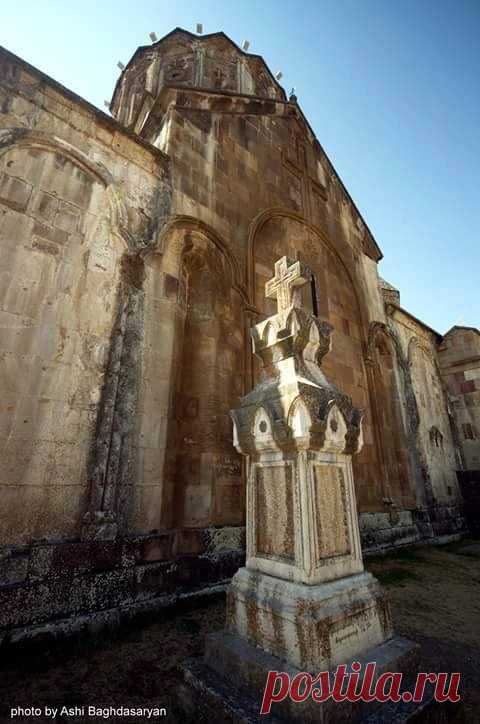 Գանձասար (Արցախ)
Gandzasar Monastery(Artsakh)
Northern entrance to the gavit,
Северный вход в гавит,
Photo by Ashy Baghdasaryan