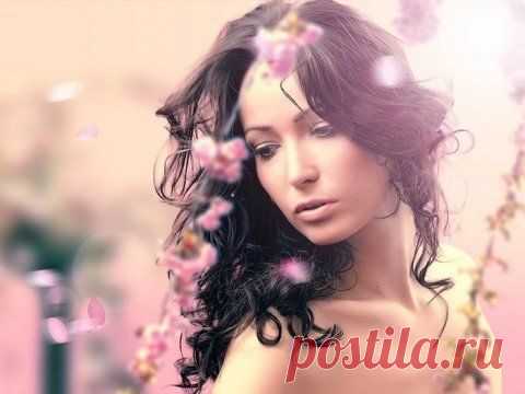 Притча о женщине Говорят:
Женщина произошла из ребра мужчины.
Не из ноги, чтобы быть униженной.
Не из головы, чтобы превосходить.
Но из бока, чтобы быть бок о бок.
Из под руки, чтобы быть защищенной.
И со стороны сердца, чтобы быть любимой.