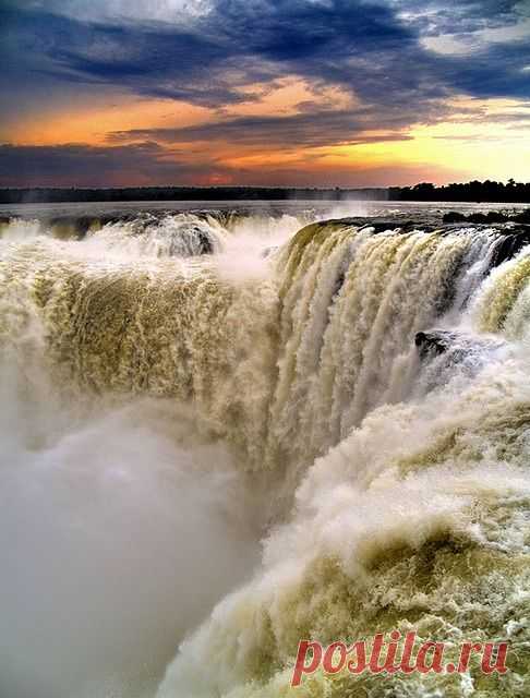Iguazu Falls,  flickr от Diegoandre   |  Pinterest: инструмент для поиска и хранения интересных идей