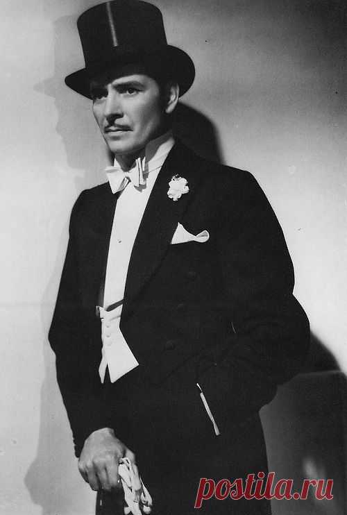 Ronald Colman - Publicity Shot For ‘Raffles’ (Photo By: Kenneth Alexander, 1930)