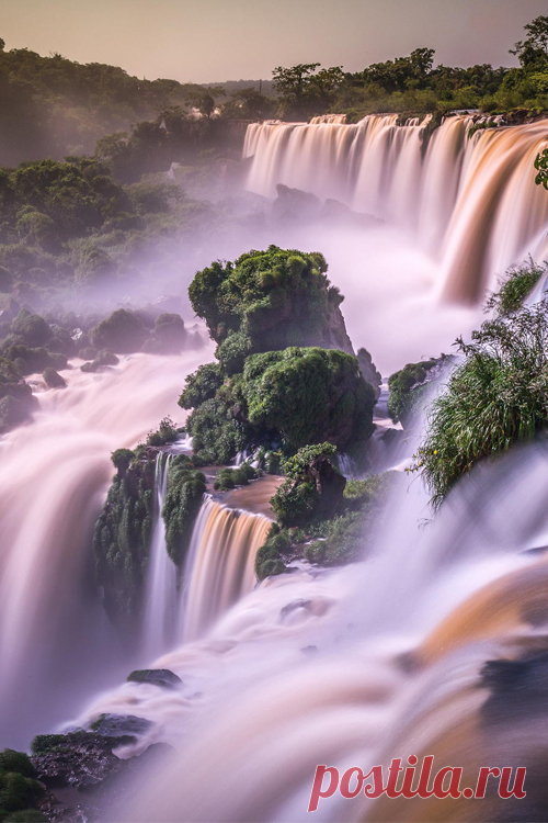 italian-luxury:
“Iguazu Waterfalls
”