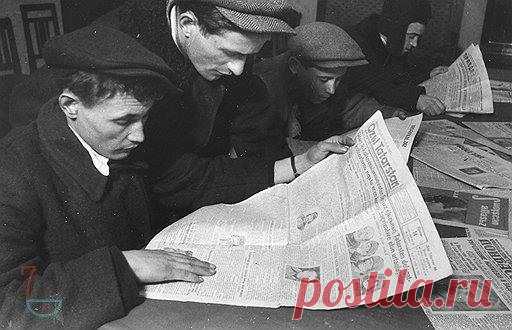 В советское время русский язык хотели латинизировать Более того, была развернута целая кампания по латинизации – переводу письменностей народов Советского Союза на латиницу. Проводилась она в 1920-30-е гг. Ее сторонником выступил первый нарком просвещения А. В. Луначарский. По словам Анатолия Луначарского, В. И. Ленин поддержал его идею, но высказался за постепенную латинизацию, в том числе русского языка. Сказано – сделано! В итоге в период 1923-1939 гг. на латиницу перевели 50 из 72 языков…