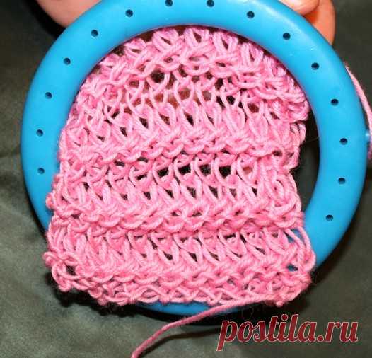 Учимся вязать на луме (Loom knitting). Урок пятый: петли с оборотами