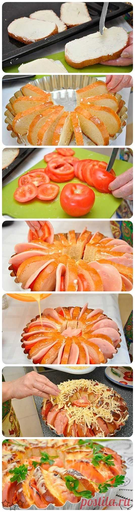 Delicious cake baked ham and fast with few ingredients . We will need: Sliced ​​bread 5 eggs 3 tomatoes 600 gr. cooked ham or palette 150 gr. butter 200 ml . milk cheese gratin salt and pepper.