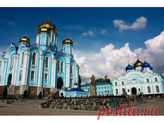 Благодатная Россия (Липецк - Задонск - Елец, 2 дня + ж/д)
Уникальные святыни чудесных городов-жемчужин русского православия - совсем рядом! Неутомительное путешествие на поезде и знакомство с удаленными городами с необыкновенной, интереснейшей историей. Подробное и неторопливое приобщение к великим чудотворным святыням Задонска, осененных незримым присутствием русского святого целителя Тихона Задонского, красивейшие старинные храмы и соборы очаровательного Ельца .