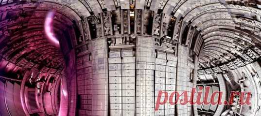 Несмотря на коронавирусную пандемию, Китай выбивается в лидеры в области технологических инноваций. В Поднебесной финансируются проекты, способные изменить будущее мира. Китайцы не скрывают, что хотят стать самой инновационной страной в мире к 2030 году. Что же они развивают? Много чего: от искусственного солнца до дорог из солнечных панелей. Искусственное солнце Китайское искусственное солнце станет первой установкой, которая сделает ядерный синтез жизнеспособным энергетическим аналогом…