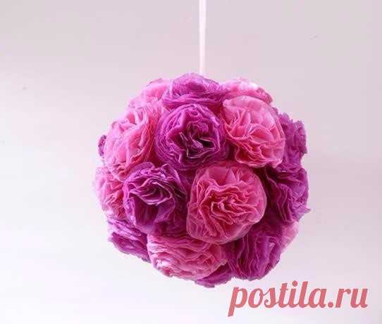 Интерьерный цветочный шар из гофрированной бумаги