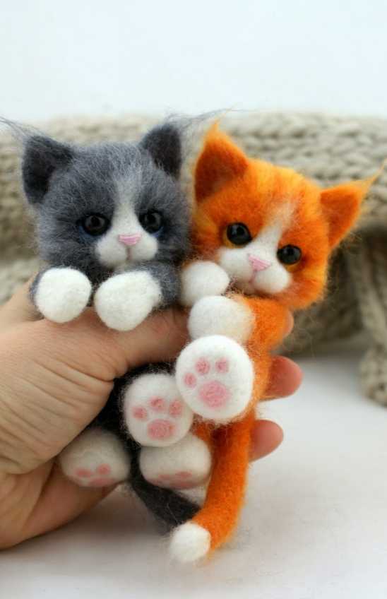 Игрушки маленькие коты. Игрушка «котенок». Игрушка для кошки. Красивые игрушки. Маленькие валяные игрушки.