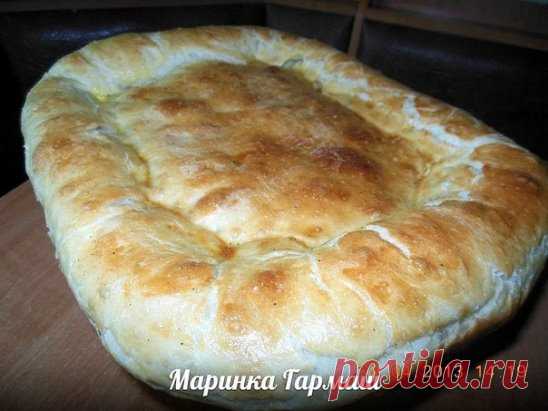 ЛАВАШ - ГРУЗИНСКИЙ
(Постный стол)
400 мл воды(теплой)
2 ч.л. соли
0.5 ч.л. сахара
1 ч.л. сухих дрожжей
4 стакана (200 мл) муки
2-3 ст.л. растительного масла(не в тесто!!!)
1) Теплая вода+сахар+дрожжи-оставить на 10-15 минут.
2) Добавить соль, и муку(просеять!!!). Вводить по одному стакану!!!!
3) Замесить тесто (оно должно отлипать от рук. Дать подойти 1-1,5 часа, затем смазать руки маслом растительным и опустить тесто, дать снова подойти.
4) Формирую руками овал, (раскатывать не нужно), пол