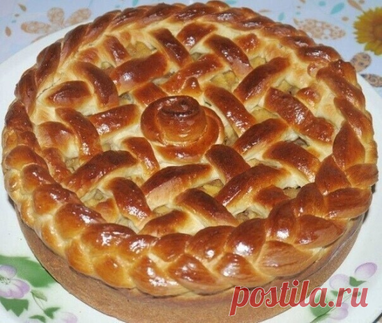 Готовим по русски. Вкусный и пышный пирог для семейных чаепитий
Пирог с яблоками
молоко - 250 мл
сахар - пол стакана
яйца - 3 шт
дрожжи саф-момент - 1 пачка
соль 1 ч.л
масло сливочное -150 гр(или маргарин)
мука - 450 гр
ванилин
Вскипятить молоко, добавить масло,сахар,мешать до растворения сахара,снять, дать остыть.
В теплое молоко добавить взбитые яйца.
В миску всыпать просеянную муку, добавить дрожжи,соль-перемешать,сделать посередине углубление,туда вылить молочную см...