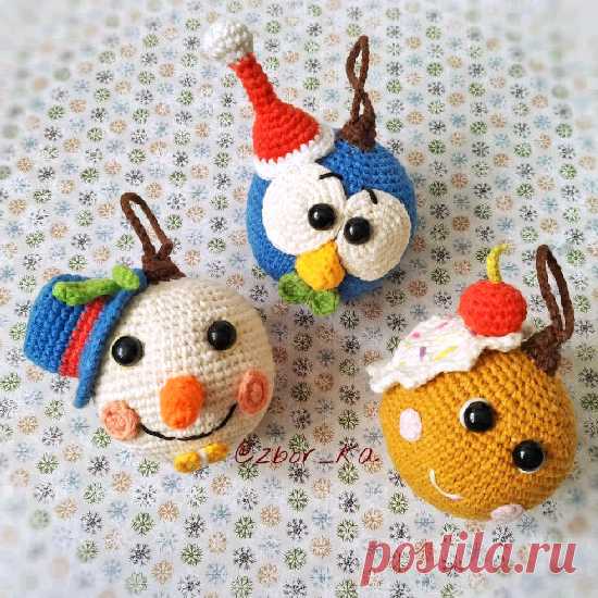 PDF Новогодние шарики крючком. FREE crochet pattern; Аmigurumi toy patterns. Амигуруми схемы и описания на русском. Вязаные игрушки и поделки своими руками #amimore - новогоднее украшение, ёлочные шары, ёлочные игрушки, ёлочные украшения.