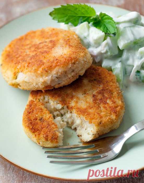 Котлеты из окуня – 2 простых рецепта очень вкусного рыбного блюда Котлеты из окуня: 2 рецепта приготовления на сковороде и в духовом шкафу. Дано описание правильной и быстрой подготовки рыбы.