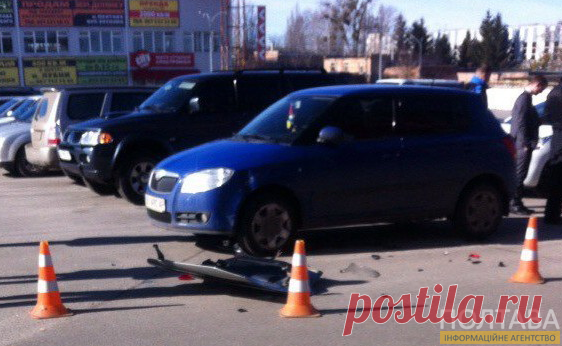 У Полтаві внаслідок ДТП автівка лишилась без дверей -