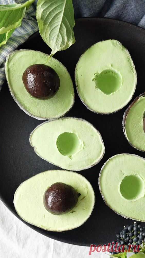 Helado de Aguacate con Carozo comestible