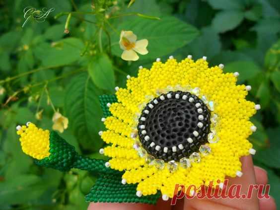 (24) Bead sunflower Brooch sunflower A brooch from beads Yellow brooch Beaded jewelry Flower ornament Ukrainian Yellow flower Gift from Ukraine