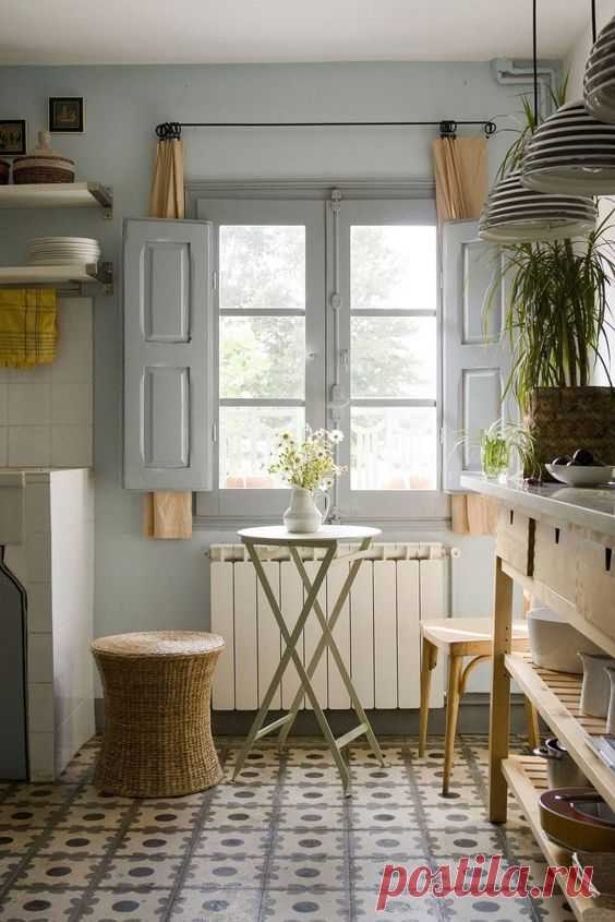 Cute rustic country kitchen with unique floor tiles and boho elements by Casa Josephine