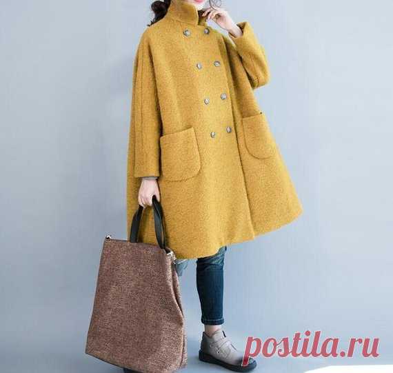 women's coat, Wool Coat, double breasted Coat, winter Coat, oversized Coat, Wool jacket, womens jackets 【Fabric】 65% wool, 35% polyester 【Color】 Yellow, gray, dark blue 【Size】 Shoulder width is not limited Shoulder + sleeve length 54cm/ 21 Bust 150cm/ 59 Big arm circumference 38cm/ 15 Length 84cm / 33 The hem is 164cm/ 64   Have any questions please contact me and I will be happy to help you.