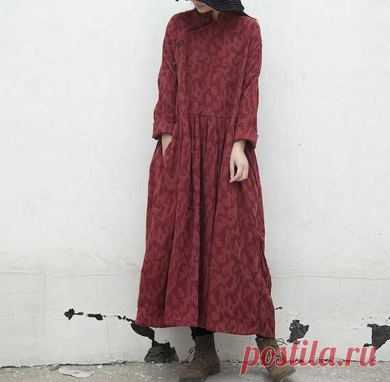 Linen dress in wine red loose dress large size dress long dress  Women's robes 【Fabric】 Cotton, linen 【Color】 wine red, dark blue 【Size】 Shoulder width is not limited Bust 134cm / 52.3 Shoulder + sleeve length 73cm / 29 Cuffs around 27cm / 11 Length 120cm / 47 Hem 242cm / 94.4  Have any questions please contact me and I will be happy to help you.