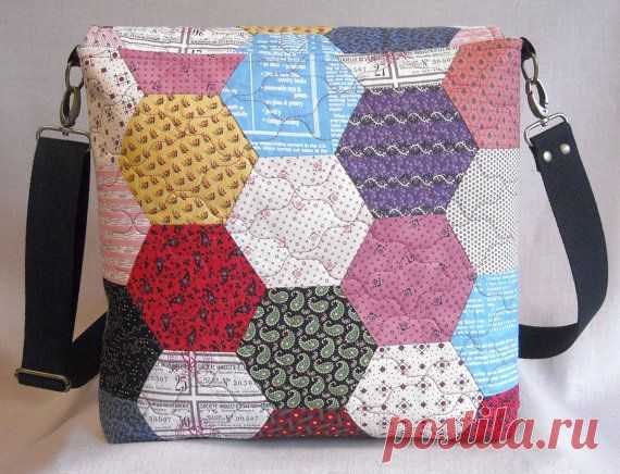 Quilted Messenger Bag 13.5 x 12.5 Hexagon Quilt от IVANandLUCY