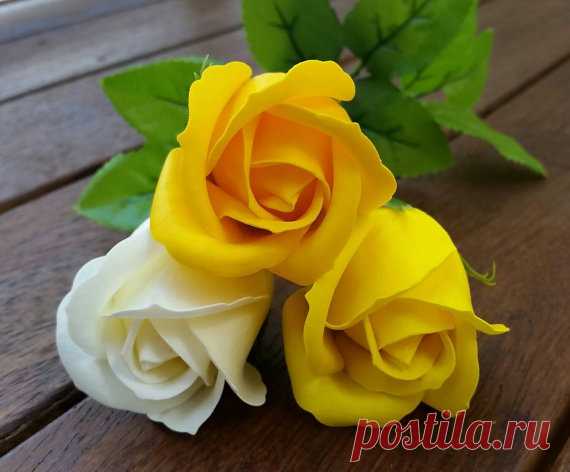 A single SOAP rose, flower soap, wedding decoration, wedding guest gifts, yellow flowers, artificial flowers, flower soap, bath gift $3.99(AUD) is for one rose, please choose colour; -dark yellow -yellow -cream This beautiful eye-catching yellow rose is made of SOAP and has almost real looking!! Definitely perfect for any occasions, anniversaries. ---SIZE--- The stem is about 30cm. The rose is about 6cm. The rose with a stem is about 36cm. ---FREE GIFT WRAPPING--- ** bou...