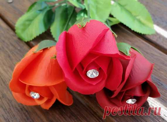 Diamante! A single SOAP rose, flower soap, wedding decoration, wedding favors, valentines day ,artificial flowers, soap flowers $3.99(AUD) is for one rose, please choose colour; -dark red -red -orange These roses with beautiful damante are made of SOAP and has almost real looking!! Definitely perfect for any occasions, anniversaries. ---SIZE--- The stem is about 30cm. The rose is about 6cm. The rose with a stem is about 36cm. ---FREE GIFT WRAPPING--- ** bouquet wrapping*...