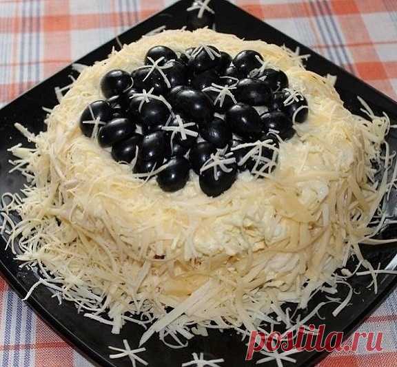 Рецепты в Instagram: «Салат «Первый снег» ⠀ Очень Вас прошу оставить любой смайлик в комментариях! Спасибо💗🙏❤️ ⠀ Вам потребуется: ⠀ - 200 гр, вареной курицы, - 3…»