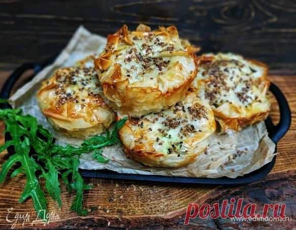 Хрустящие пирожки. Ингредиенты: цукини, сыр, мясной фарш