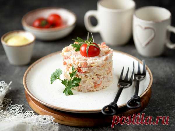 Салат «Морское чудо» с кальмарами и креветками - рецепт с фото пошагово
