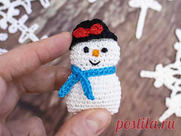 Снеговик Малыш — новогодняя игрушка крючком | Журнал Ярмарки Мастеров