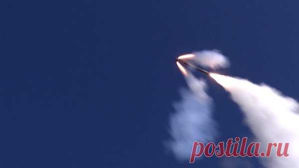 Российские крылатые ракеты осуществляют полет на малых высотах