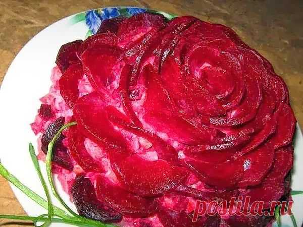 Селедочный салат «Пурпурная роза».