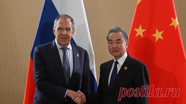 Главы МИД России и Китая обсудили ситуацию на Украине