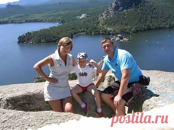 Антон с семьёй в Казахстане