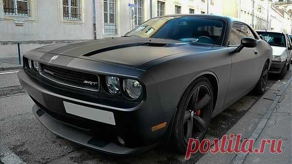 Dodge Challenger SRT8