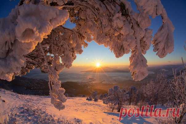 Закат в окрестностях Новороссийска. Автор фото: Егор Никифоров. Добрых снов!