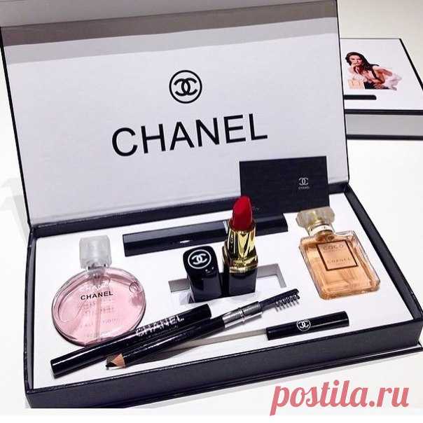 🎁 Лимитированный набор Chanel Present Set 5 в 1 😍 ▶ При заказе сегодня - СКИДКА 50%! 👉 В нем есть ВСЁ, что должно быть в косметичке каждой девушки: 🎀 Духи Chanel Chance Eau Tendre 15 мл; 🎀 Духи Chanel Coco Mademoiselle 15 мл; 🎀 Тушь Chanel для создания объемных ресниц; 🎀 Карандаш для глаз и бровей Chanel; 🎀 Помада для губ Chanel рокового красного оттенка