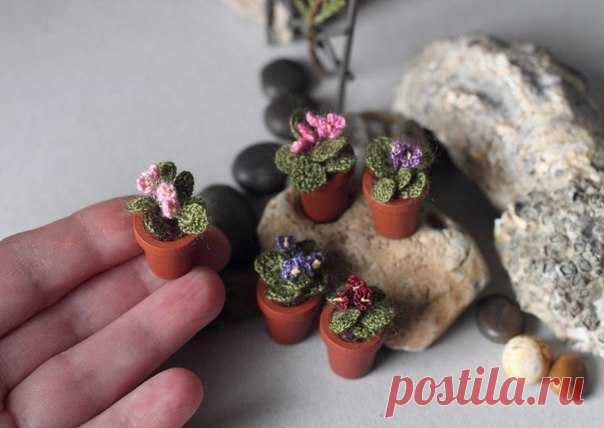 Вязаные миниатюрные цветы
Художник: Fancy Knittles
