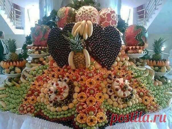 украшение из фруктов для свадебного стола.