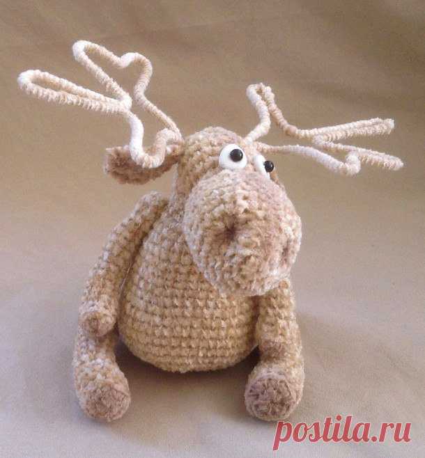PDF Лось Вениаминыч крючком схема и описание амигуруми. Amigurumi crochet pattern free. DIY игрушки своими руками! Олень, лось, deer, moose, elk. #амигуруми #amigurumi #amigurumidoll #amigurumipattern #freepattern #freecrochetpatterns #crochetpattern #crochetdoll #crochettutorial #patternsforcrochet #вязание #вязаниекрючком #handmadedoll #рукоделие #ручнаяработа #pattern #tutorial #häkeln #amigurumis #diy #tutorialcrochet