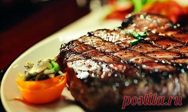 Выдержка мяса: сухое, влажное вызревание и… И шведский огонь
#Мясо — это не фрукт и не овощ. Конечно, это само собой разумеется.
- Тем не менее, чтобы мясо стало съедобным, оно должно "созреть".
Что означает #выдержка_мяса?
Выдержка мяса очень похожа на созревание овощей или фруктов. Мясо созревает, становясь съедобным и вкусным
- #Вкус развивается во время созревания мяса