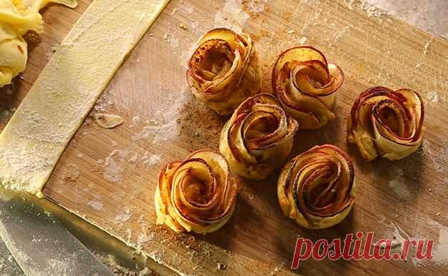 Easy To Make Apple Pie Flowers. Sweet & Delicious.