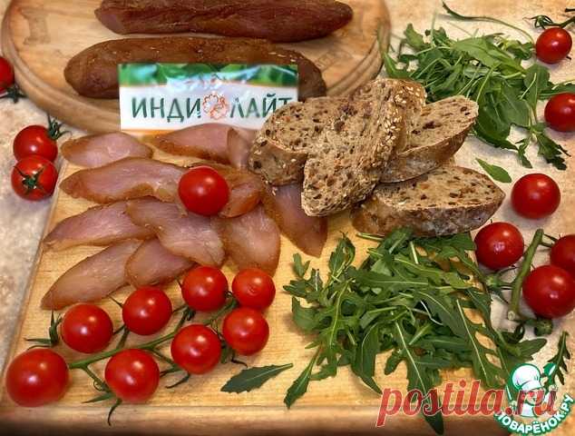 Вяленая индейка (домашнее карпаччо). Поверьте, даже в домашних условиях можно приготовить вкусный и изысканный деликатес - карпачо! Самое важное для приготовления- это хорошее качественное мясо, такое, как индейка ТМ "Индилайт", а также- специи и немного терпения (дождаться, пока мясо вялится). Такое карпаччо прекрасно подойдёт для перекуса, приготовления сэндвичей и т. д. Это гораздо вкуснее и полезнее любой магазинной колбасы, да и гораздо бюджетнее. И, в конце концов, это -…
