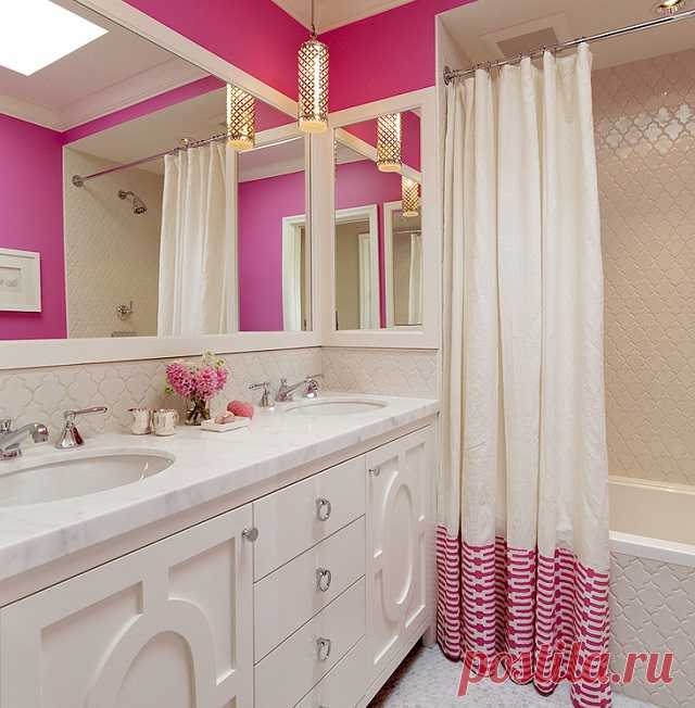 Дизайн яркой ванной Практические советы по оформлению яркой ванной комнаты: выбор эффектной плитки, фонового цвета, материалов в отделке и аксессуаров.
