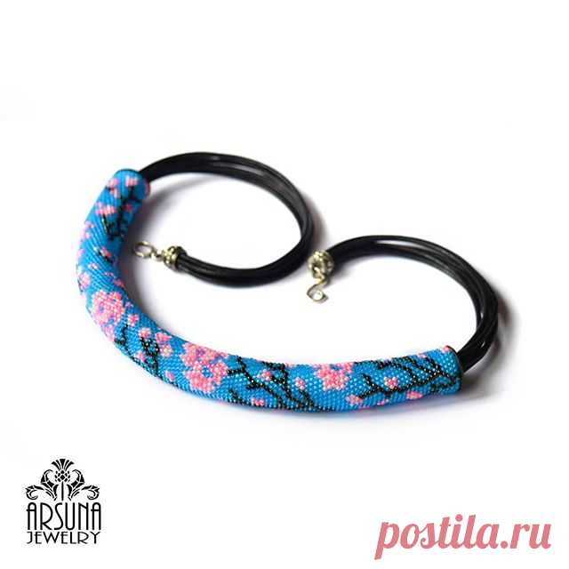 Сакура в цвету или мечты о Японии 🌼🌼🌼
Бисер ТОНО 15,  американская фурнитура Quest Beads и TierraCast,  натуральная кожа. 
Анечка,  @_loginova_anna_ этот жгут родился благодаря тебе и твоим вдохновляющим трасляциям из страны восходящего солнца! 
#arsunajewelry #handmadejewelry #beadwork #beadcrochet #crochetrope #seedbeadjewelry #sakura #украшенияручнойработы #бисерныйжгут #жгутизбисера #вязаниесбисером #сакура