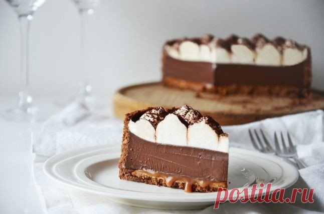 Как приготовить шоколадный пирог с карамелью - рецепт, ингредиенты и фотографии