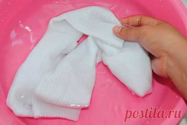 Как стирать белые носки: средства и методы отбеливания