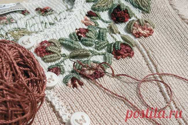 Приемы украшения вязаного полотна вышивкой — Делаем руками